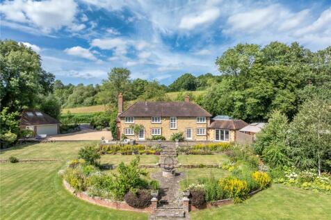 Smithwood Common, Cranleigh, Surrey, GU6 5 bed detached house for sale