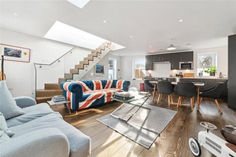 2 bedroom detached house for sale