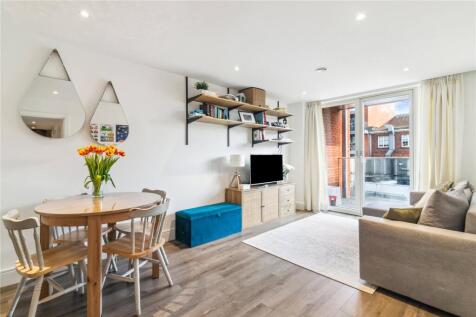 Gaumont Place, London, SW2 2 bed apartment for sale