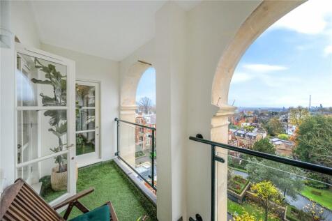 Frognal Rise, London, NW3 3 bed apartment for sale