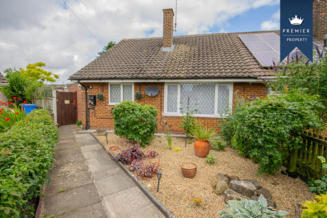 4 bedroom semi-detached bungalow for sale