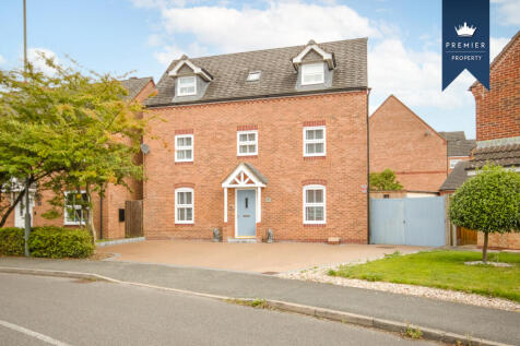 5 bedroom detached house for sale