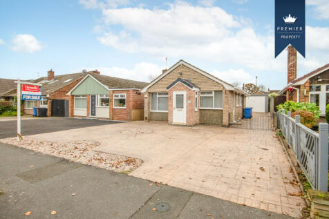 2 bedroom detached bungalow for sale