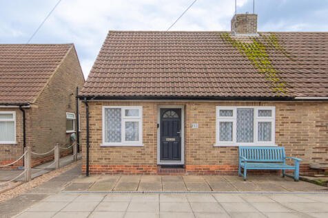 2 bedroom semi-detached bungalow for sale