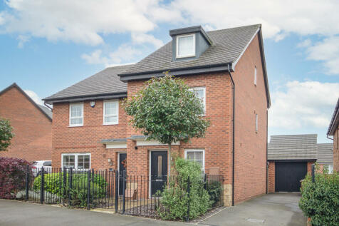 4 bedroom semi-detached house for sale