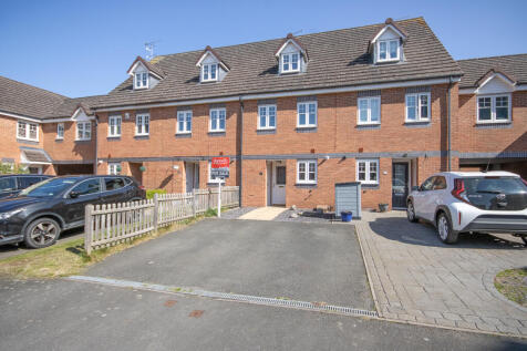 3 bedroom town house for sale