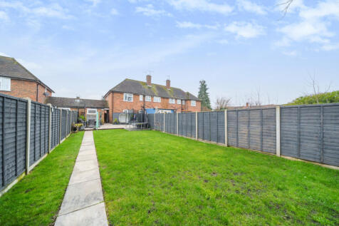 Georgelands, Ripley, Woking, Surrey... 2 bed maisonette for sale