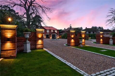 Woodham Waye, Woking, Surrey, GU21 4 bed detached house for sale
