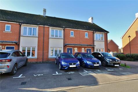 Baynton Road, Woking, Surrey, GU22 3 bed terraced house for sale