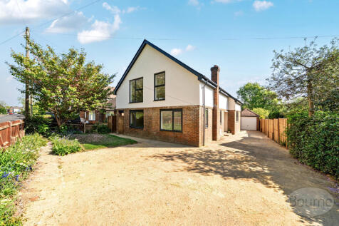 Lower Guildford Road, Knaphill... 4 bed detached house for sale