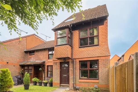 Veryan, Goldsworth Park, Woking... 1 bed maisonette for sale