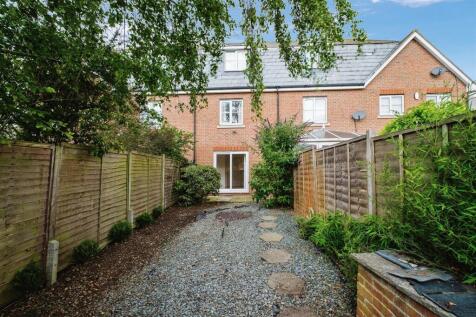 4 bedroom terraced house for sale