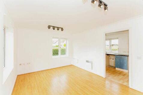 2 bedroom ground floor flat for sale