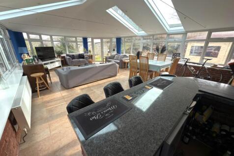 Withycombe Village Road, Exmouth 4 bed semi
