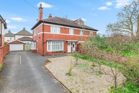 Grange Avenue, Ilkley, West... 2 bed flat for sale