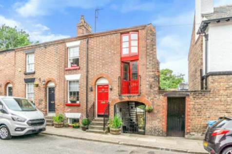 3 bedroom terraced house for sale