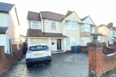 4 bedroom semi-detached house for sale