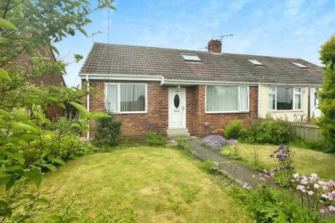 2 bedroom semi-detached bungalow for sale