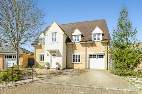 5 bedroom detached house for sale