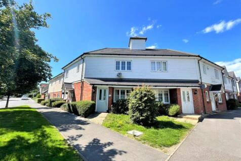 Bedford Drive, Fareham, Hampshire, PO14 2 bed maisonette for sale