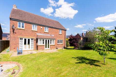 5 bedroom detached house for sale