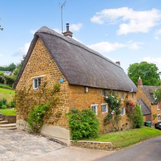 4 bedroom cottage for sale