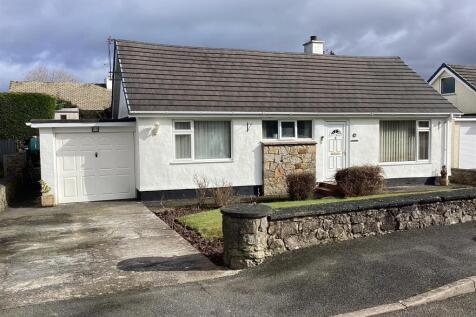 4 bedroom detached bungalow for sale