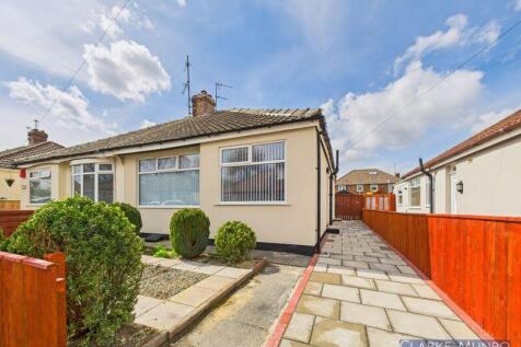 2 bedroom semi-detached bungalow for sale