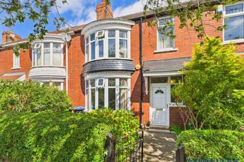 3 bedroom terraced house for sale
