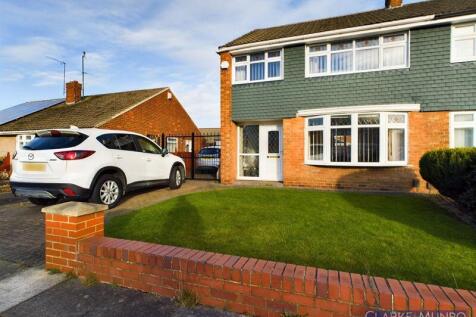 3 bedroom semi-detached house for sale