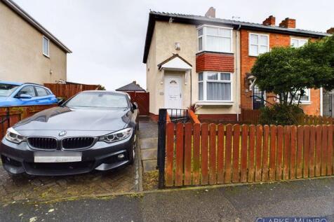 2 bedroom semi-detached house for sale