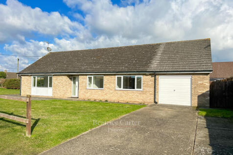 Oak Drive, Bury St Edmunds IP28 3 bed detached bungalow for sale