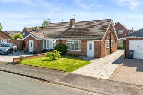 2 bedroom semi-detached bungalow for sale