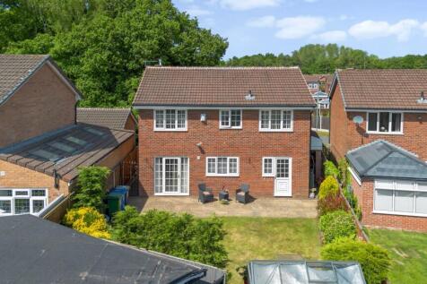 Shackleton Close, Old Hall, WA5 4 bed detached house for sale