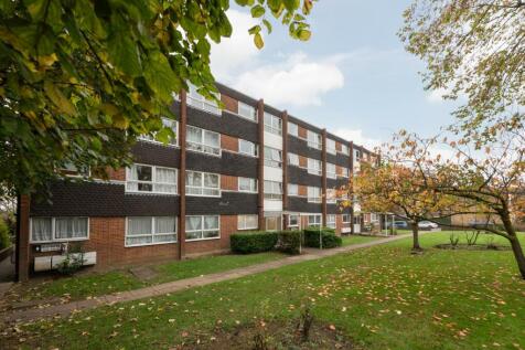 Chase Side, London N14 1 bed flat for sale