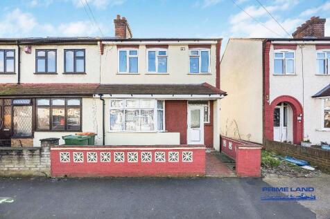 3 bedroom end of terrace house for sale