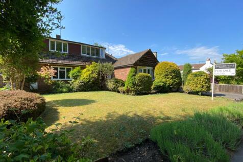 3 bedroom semi-detached bungalow for sale