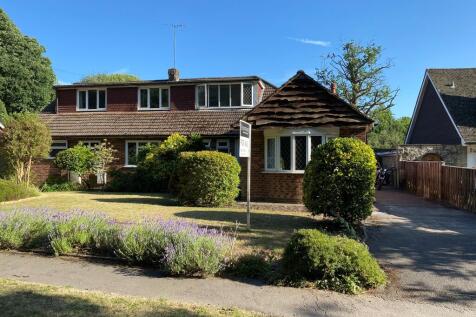 3 bedroom semi-detached bungalow for sale