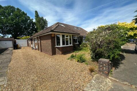 4 bedroom semi-detached bungalow for sale