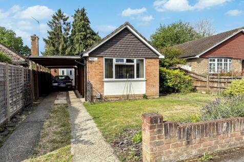 WOKING 3 bed detached bungalow for sale