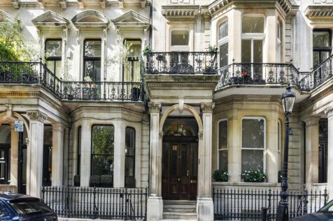 Ennismore Gardens Knightsbridge SW7 2 bed apartment for sale
