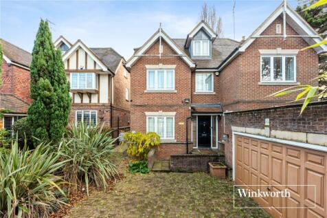 6 bedroom detached house for sale