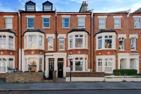 3 bedroom flat for sale