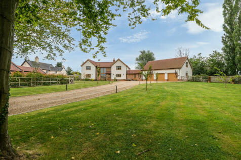 6 bedroom detached house for sale