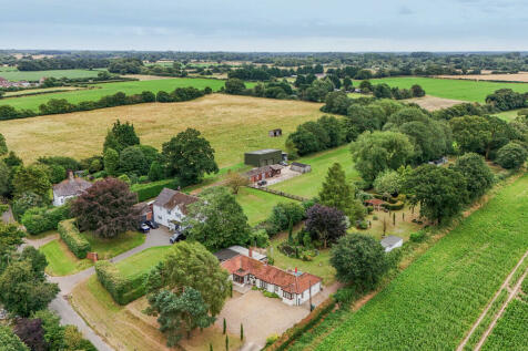 4 bedroom detached bungalow for sale