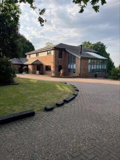 6 bedroom detached house for sale