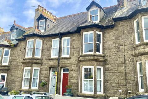 5 bedroom terraced house for sale
