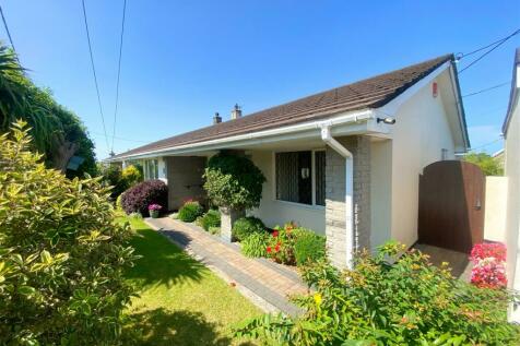 3 bedroom semi-detached bungalow for sale