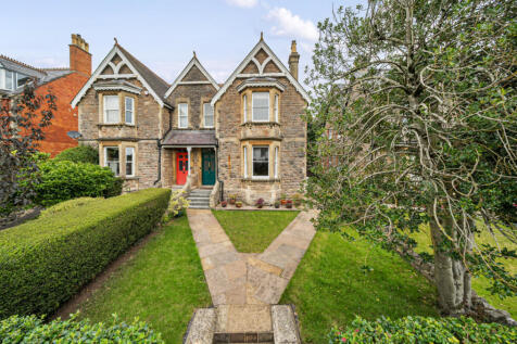 5 bedroom semi-detached house for sale