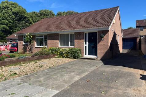 2 bedroom semi-detached bungalow for sale